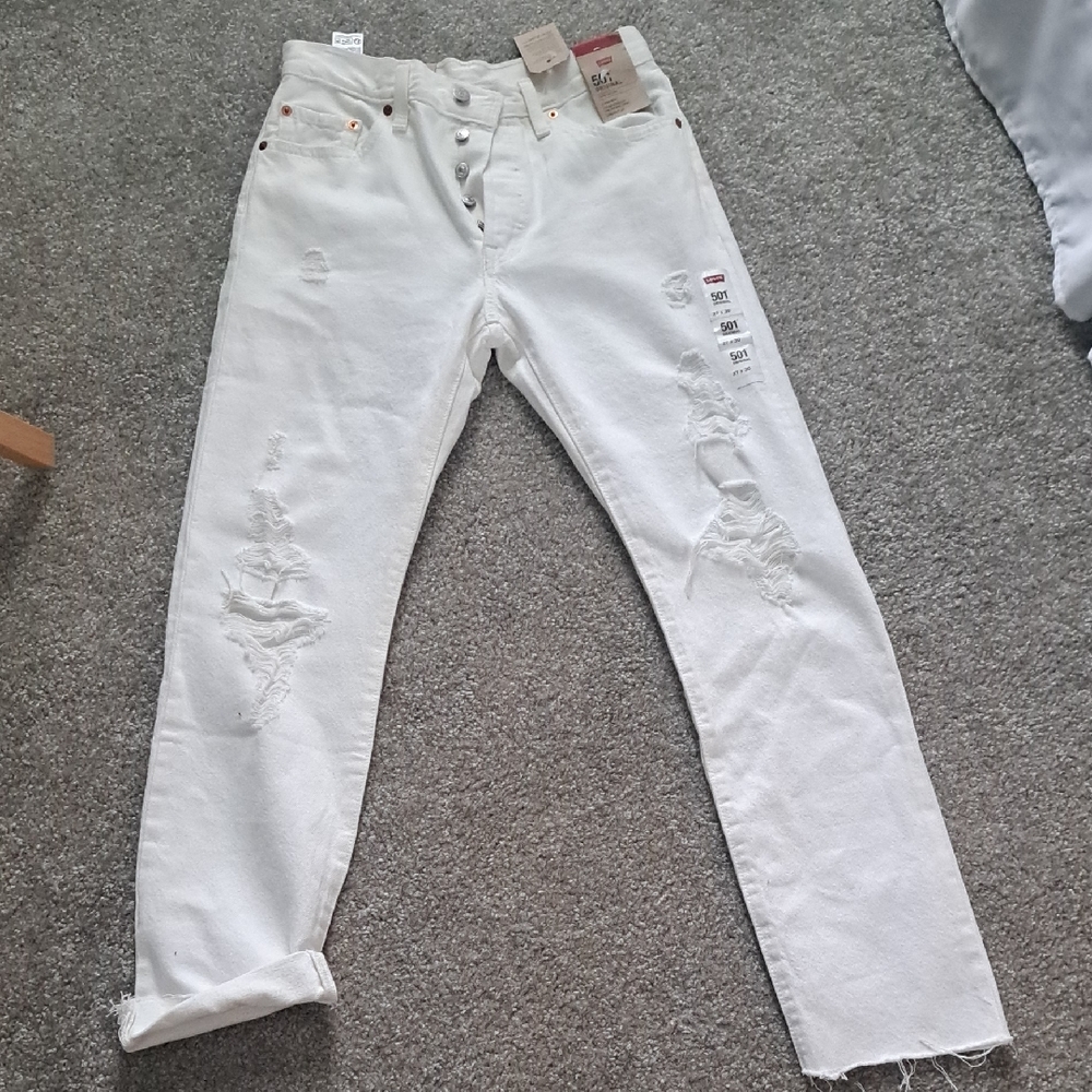 Levi's White Relaxed Fit Jeans with Distressed Detailing